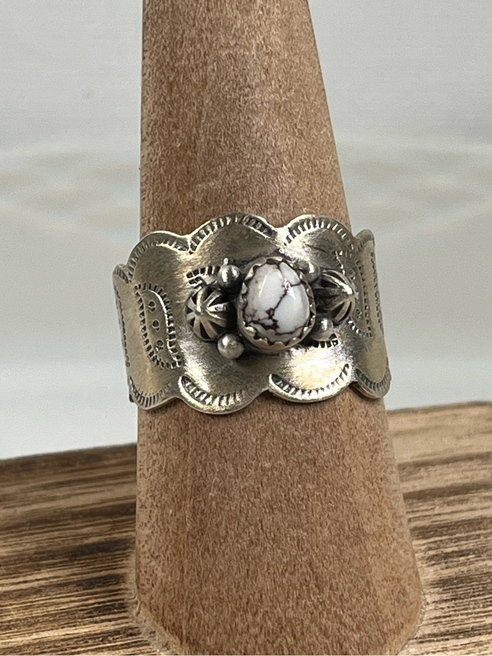 Solid Sterling Silver Wild Horse Gemstone Cigar Style Band Ring Size 9.25
